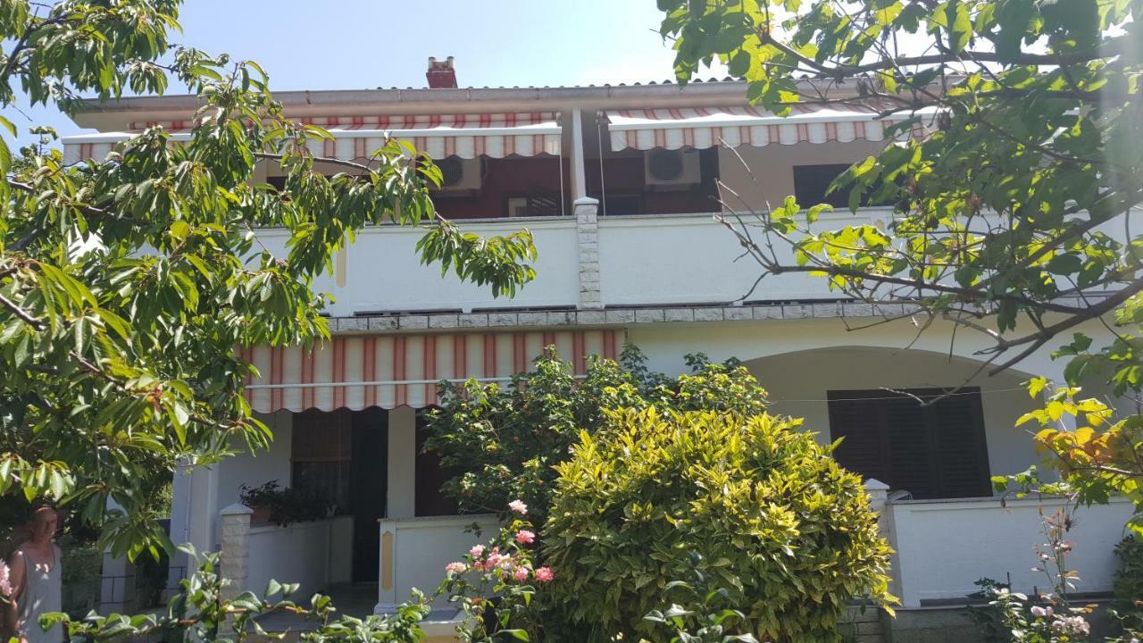 Apartman Marija Palit ภายนอก รูปภาพ